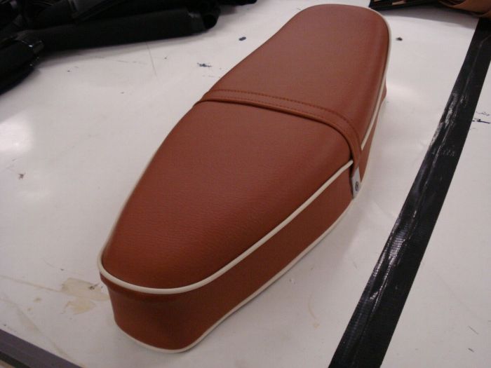 5 Cara Menambal Jok Motor yang Bolong tanpa Harus ke Bengkel